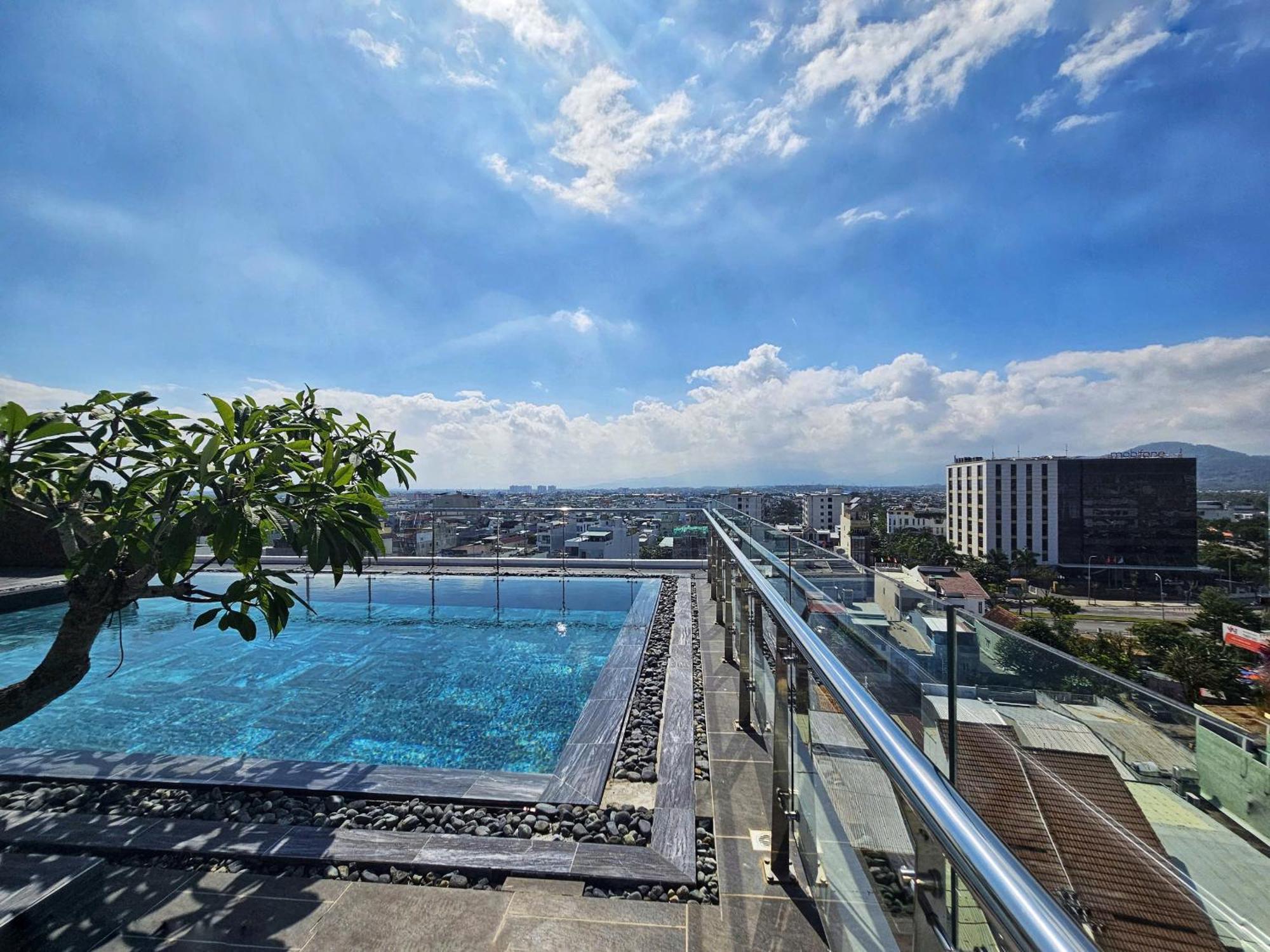 Mtr Apartment & Hotel Da Nang Exteriör bild