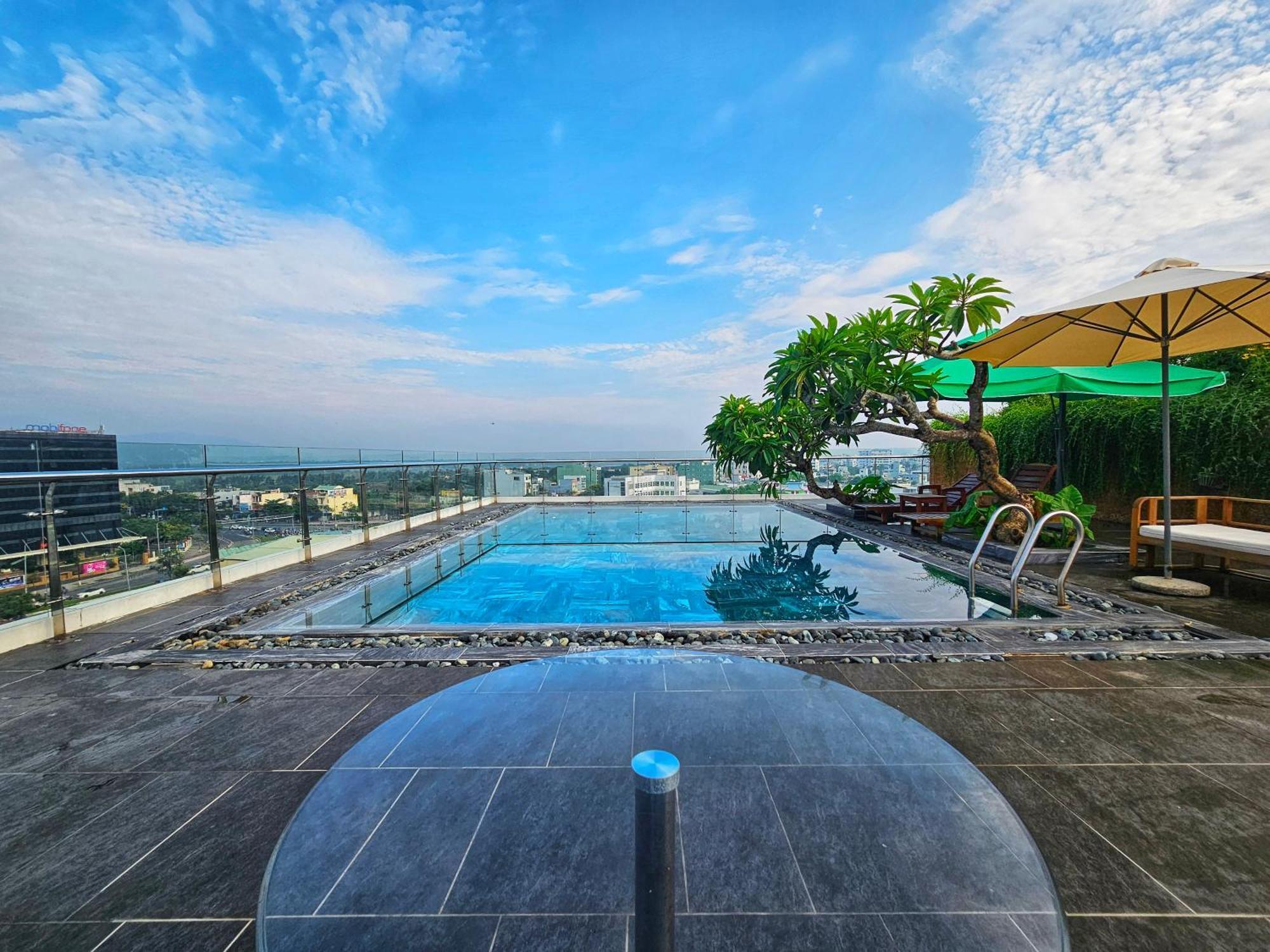 Mtr Apartment & Hotel Da Nang Exteriör bild